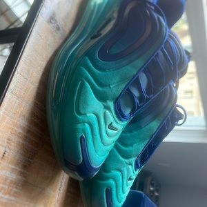 Nike 720 sea green air max